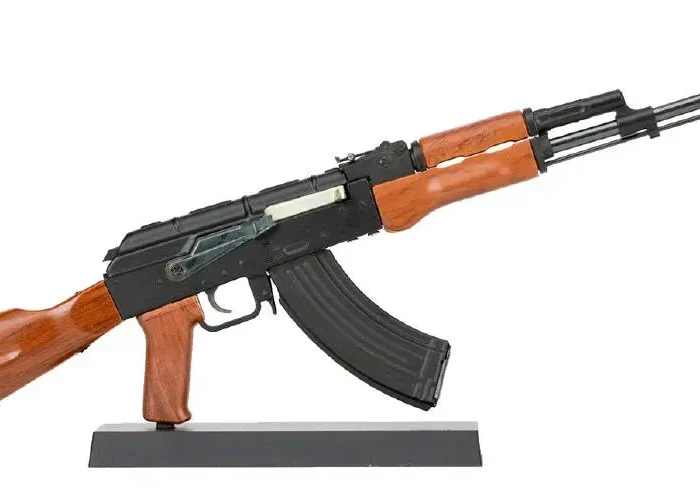 Макет масогабаритний АК-74 в зборі (автомат, 2 магазина, 30 навчальних набоїв калібра 5.45)
